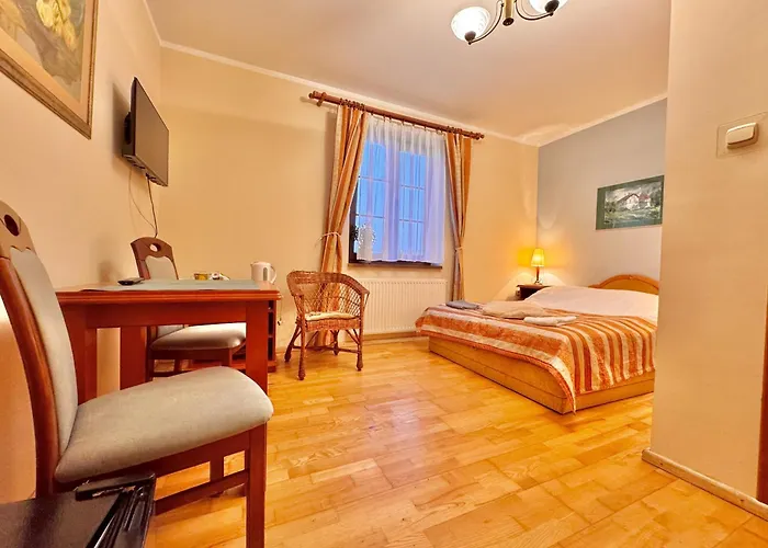 Tradycja 民宿 莱鲍