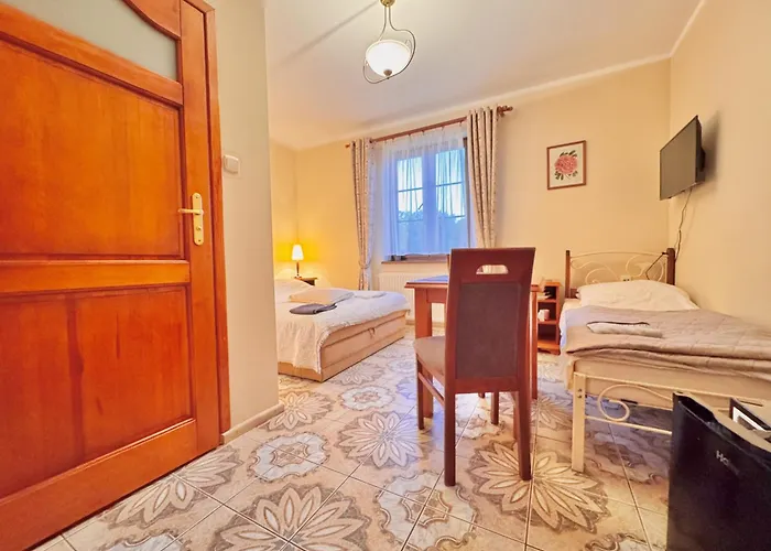 Tradycja 民宿 莱鲍