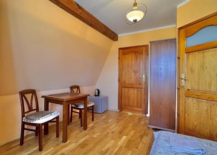 民宿 Tradycja 莱鲍